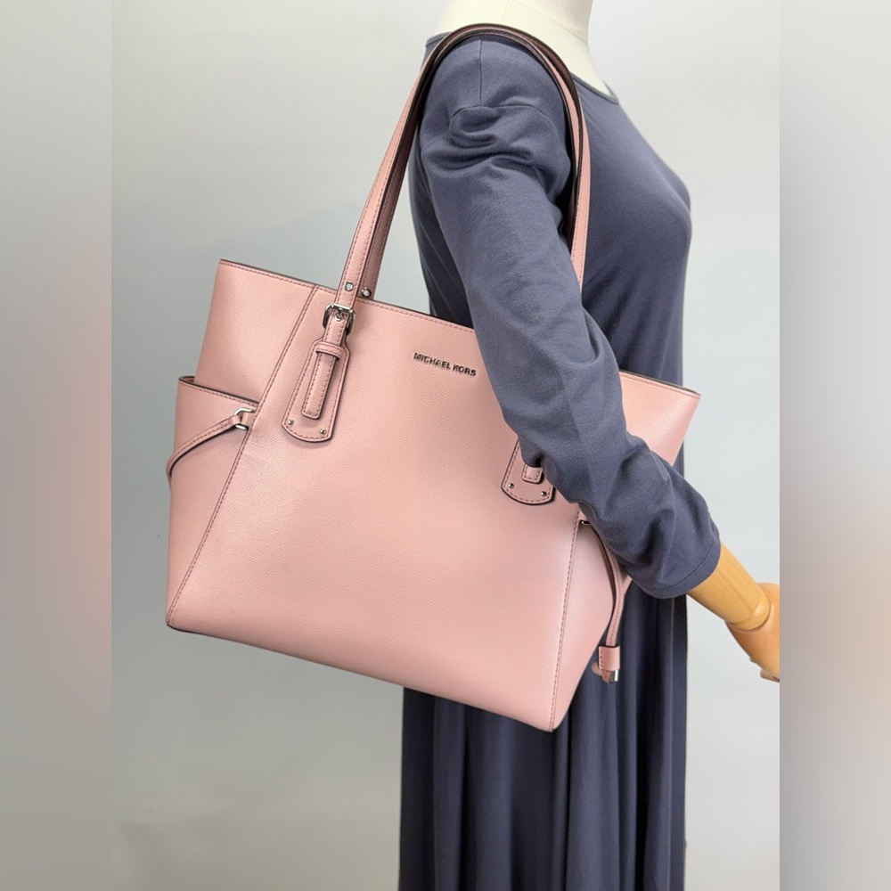 MICHAEL KORS Blush Pink Voyager tote Bag - Picture 2 of 14